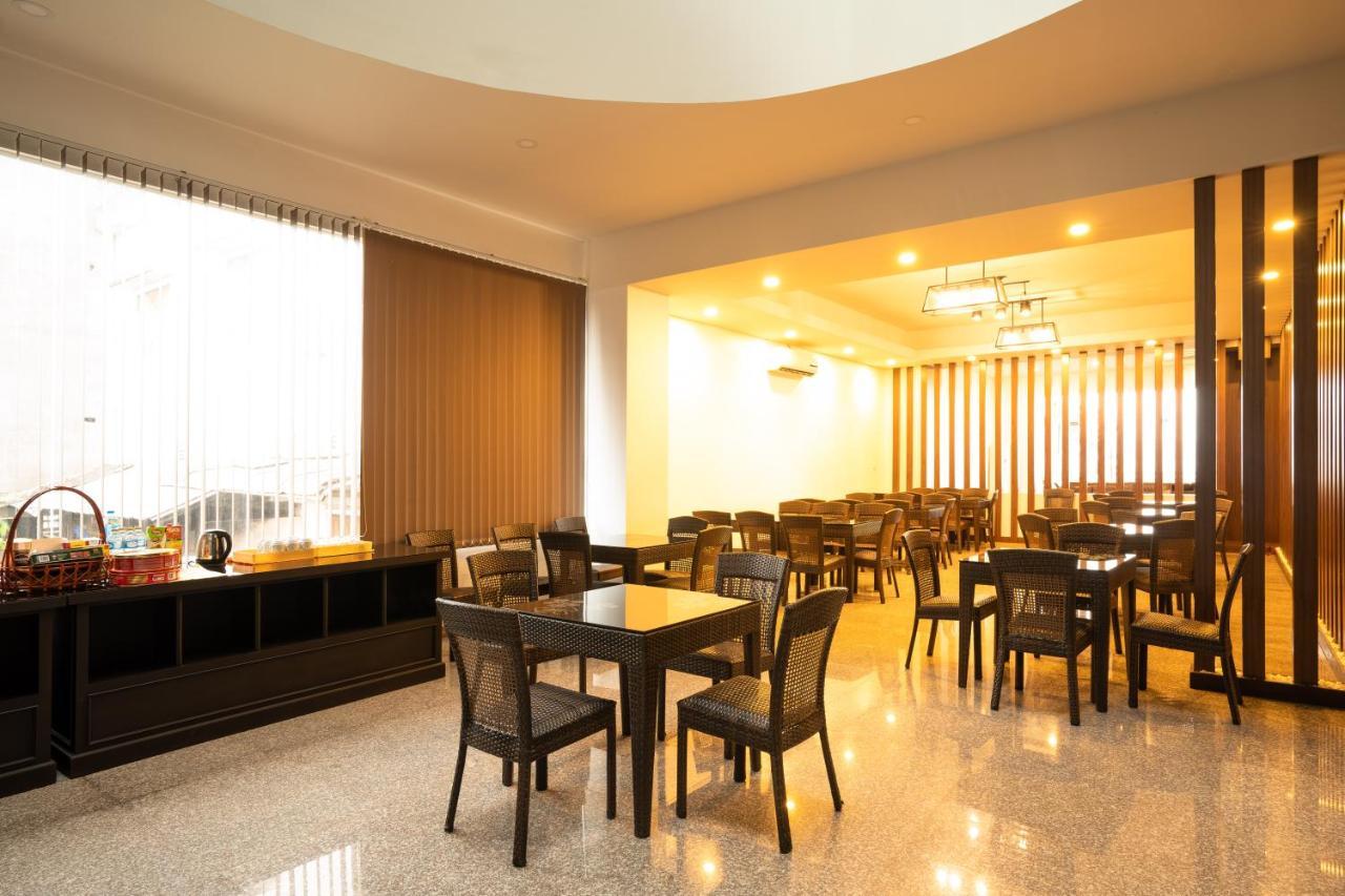 Intouch Riverside Hotel Pakse Exterior foto